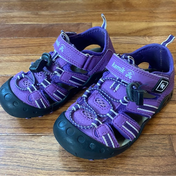 Girls size 10 Kamik sandals - Picture 1 of 2